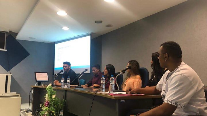 Prof. Olavo Garantizado e Bolsistas do ProEnem e Enem-TEC participam dos Seminários Linguísticos na UFC
