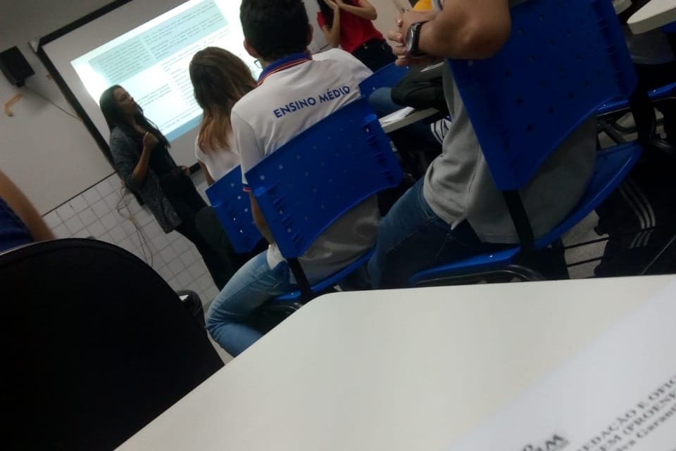 Ajuda na Redação: análise do tema “Inclusão de pessoas com doenças raras no Brasil”