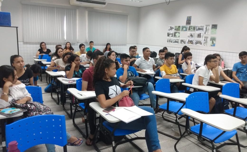 Ajuda na Redação: análise do tema “Infraestrutura do Sistema Único de Saúde (SUS)”